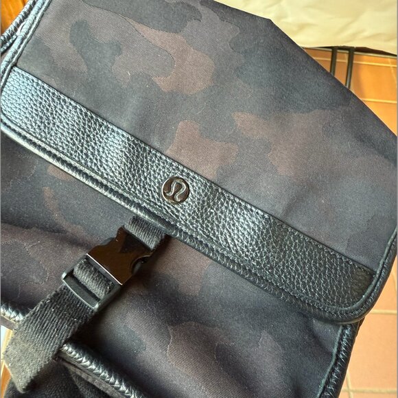 Lululemon Now and Always Crossbody 5L - Picture 5 of 5